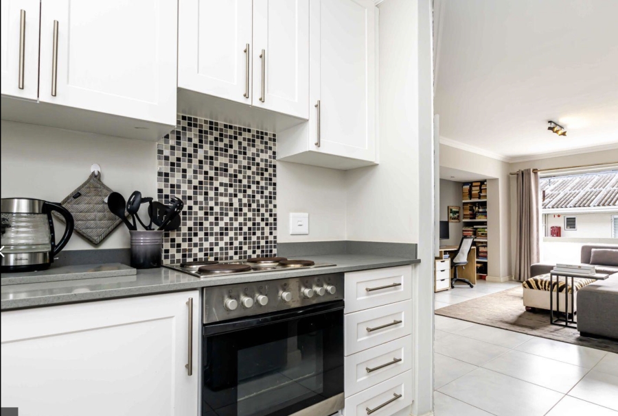 To Let 1 Bedroom Property for Rent in Sea Point Western Cape